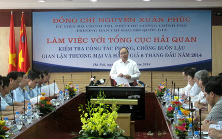 Phó Thủ tướng Nguyễn Xuân Phúc phát biểu tại cuộc làm việc với Tổng cục Hải quan.